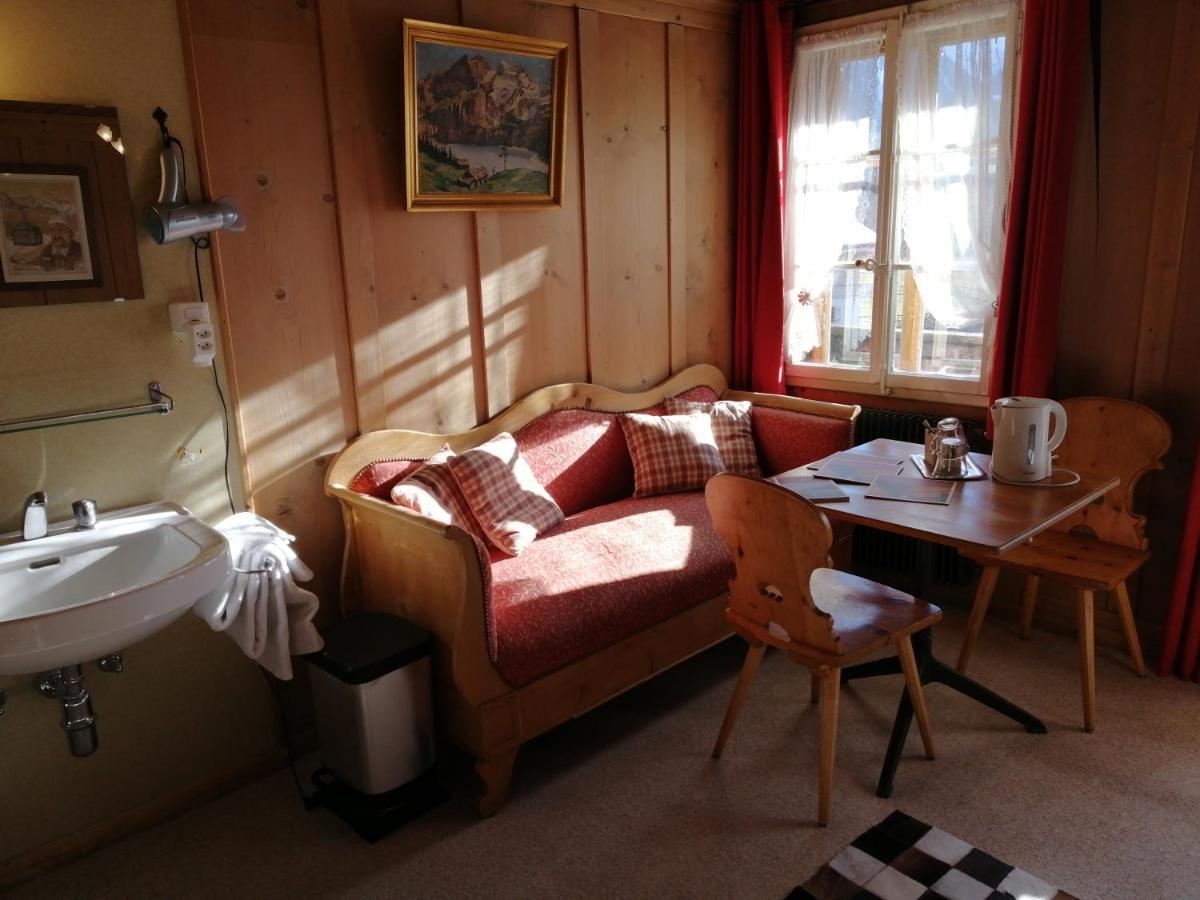 B&B Rosaly Chateau-d'Oex Ruang foto