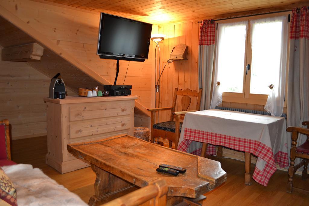 B&B Rosaly Chateau-d'Oex Ruang foto