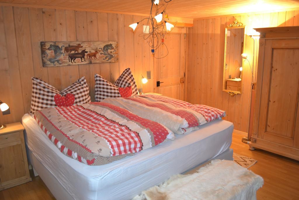 B&B Rosaly Chateau-d'Oex Ruang foto